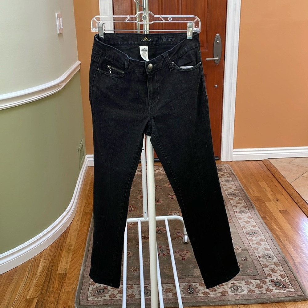 Jordache  Black Skinny Jeans Size 4 Hardly Worn.